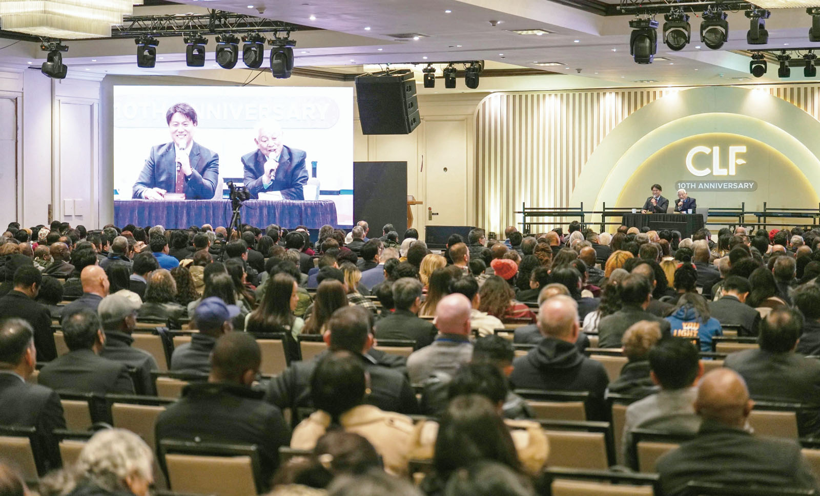 지난 3일 미국 뉴저지에서 열린 CLF 월드 컨퍼런스. 100개국 이상에서 목회자 1,500여 명이 참석했다. CLF 설립자 박옥수 목사가 목회자들을 대상으로 복음에 대해 강연하고 있다.